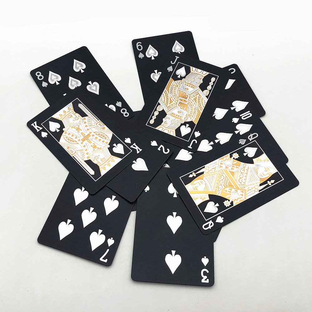 Jeu de cartes en or
